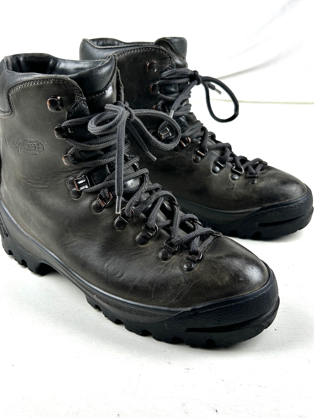 Vasque Hiking Mountaineering Boots Men’s 8 Gray Leather Vibram Sole Made Italy